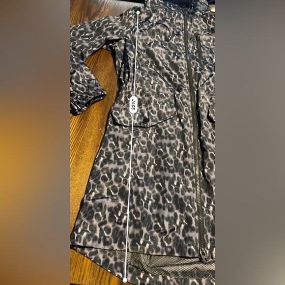 Lucky Brand Premium Performance Waterproof Long Leopard Print Anorak Size Small - Picture 7 of 16